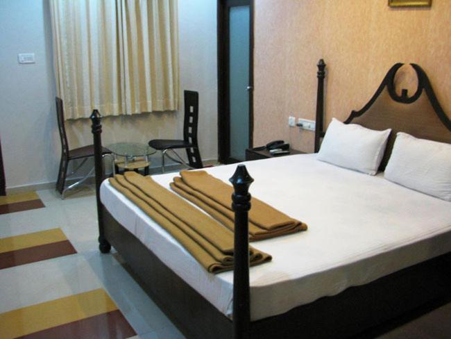 Aum Health Resort Vadodara Quarto foto