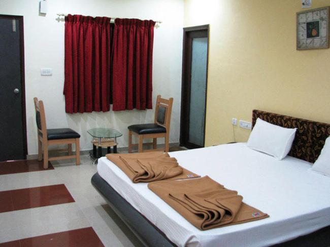 Aum Health Resort Vadodara Quarto foto