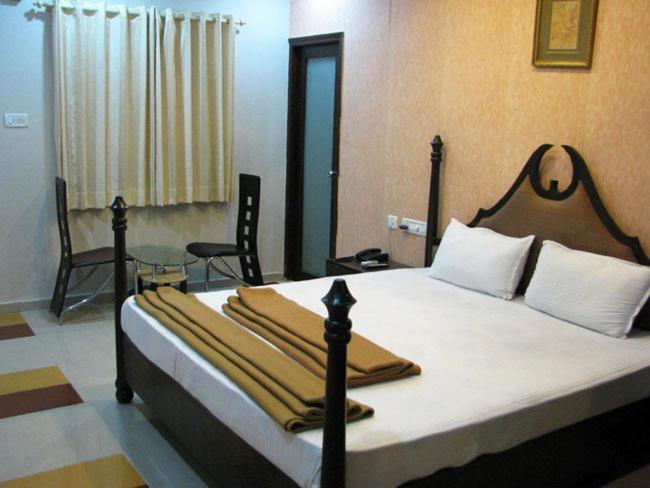 Aum Health Resort Vadodara Quarto foto