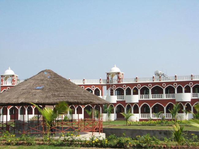 Aum Health Resort Vadodara Exterior foto