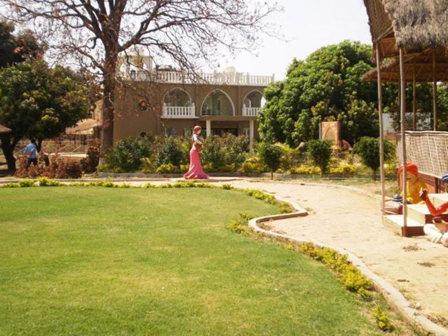 Aum Health Resort Vadodara Exterior foto