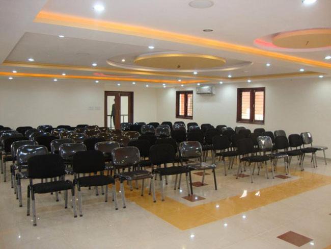 Aum Health Resort Vadodara Exterior foto